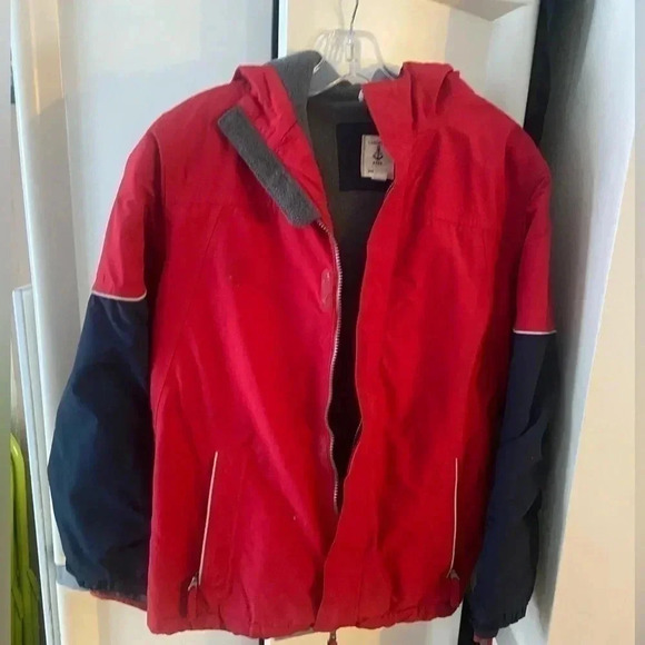 Boys lands end largeThe Squall 14/16 Hooded jacket red